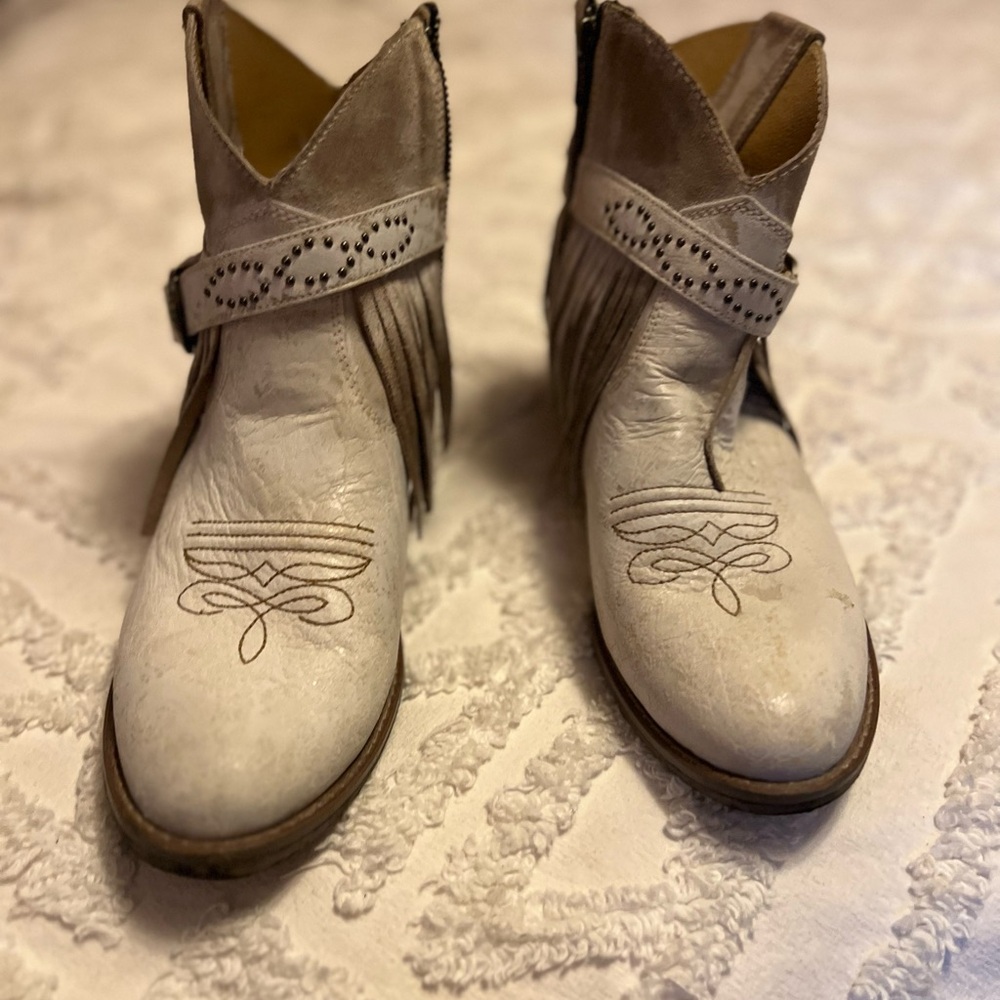 Elegant Cream vintage leather cowboy Ankle Booties - Picture 6 of 7